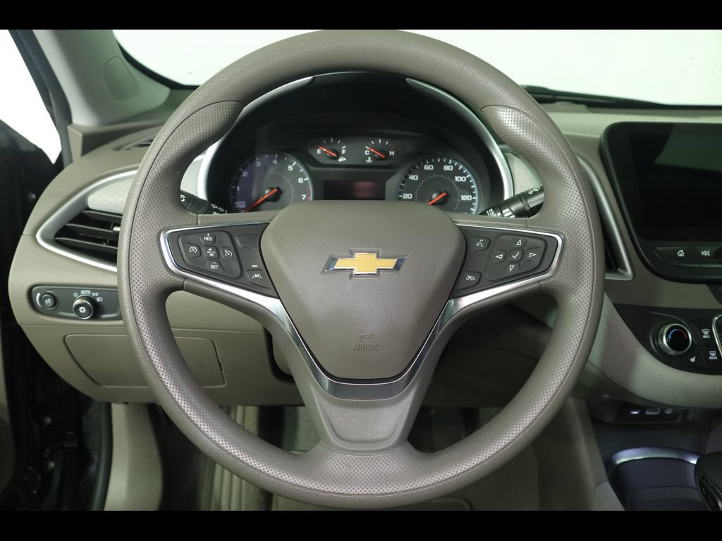 Used 2025 Chevrolet Malibu LT FWD image 21