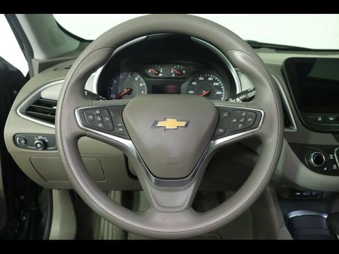 Used 2025 Chevrolet Malibu LT FWD image 21