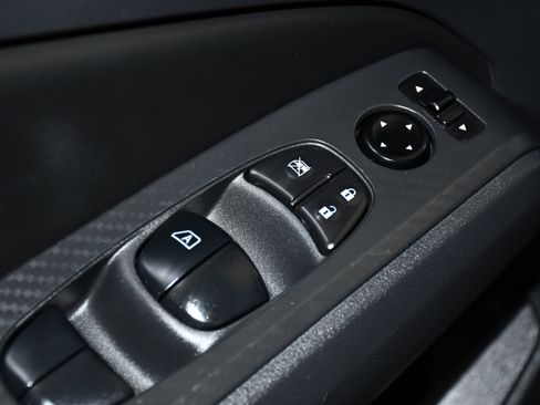 Used 2024 Nissan Altima 2.5 SV FWD image 33