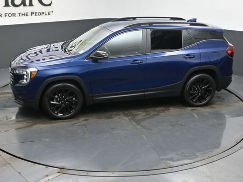 Used 2023 GMC Terrain SLE w/ Driver Convenience Package image 58