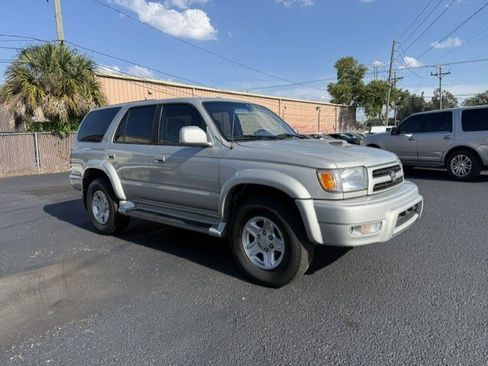 Used 2000 Toyota 4Runner SR5 RWD image 3
