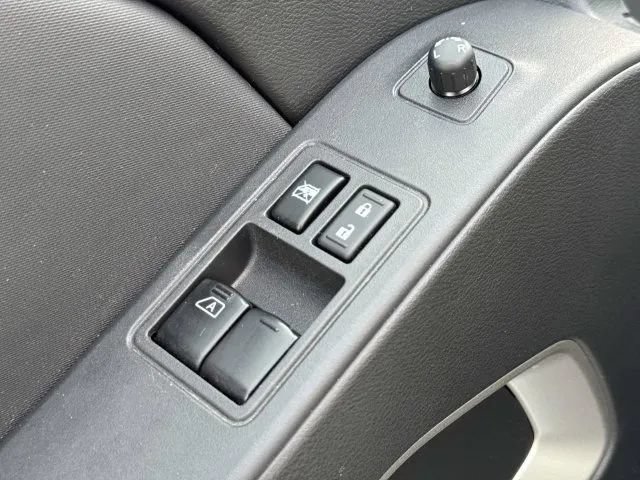 Used 2022 Nissan Frontier SV AWD/4WD image 27