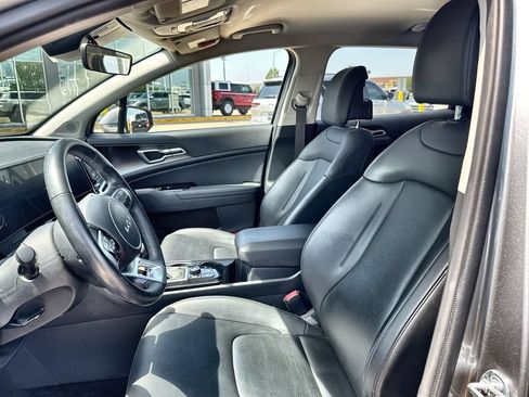 Used 2024 Kia Sportage EX FWD image 12