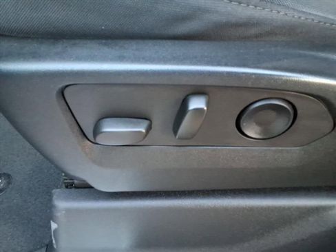 Used 2022 Chevrolet Silverado 1500 LT image 16