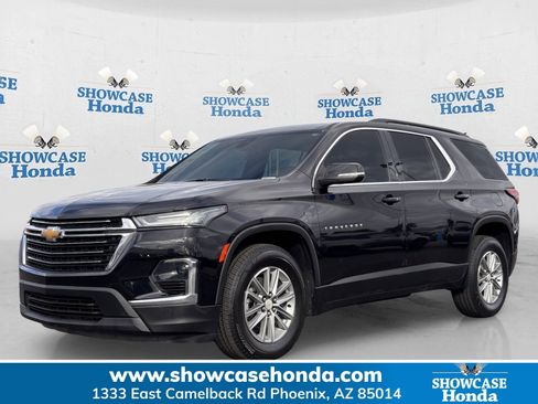 Used 2022 Chevrolet Traverse LT FWD image 1