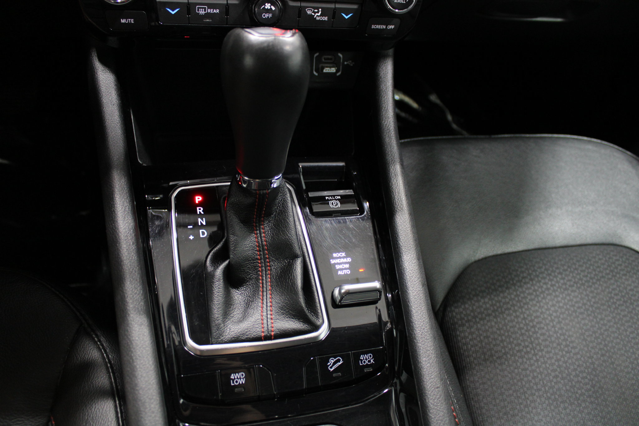 Used 2022 Jeep Compass Trailhawk AWD/4WD image 32