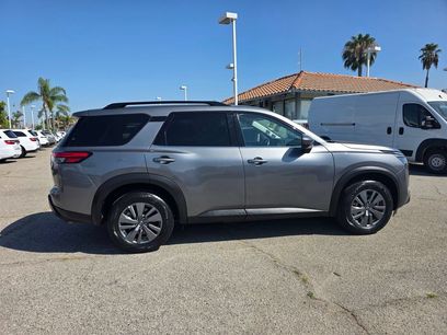 Used 2024 Nissan Pathfinder SV