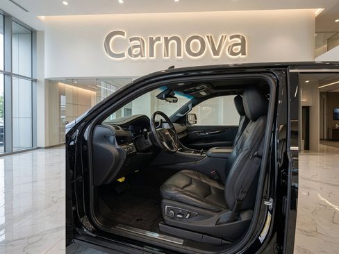 Used 2019 Cadillac Escalade ESV Platinum RWD image 7