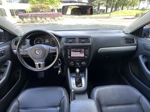 Used 2013 Volkswagen Jetta SE image 12