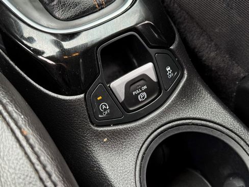 Used 2020 Jeep Compass Limited image 28