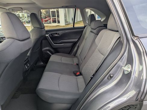 Used 2020 Toyota RAV4 XLE image 18