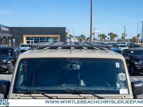 Used 2017 Jeep Wrangler Unlimited Rubicon image 10