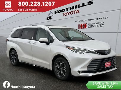 Used 2025 Toyota Sienna Platinum