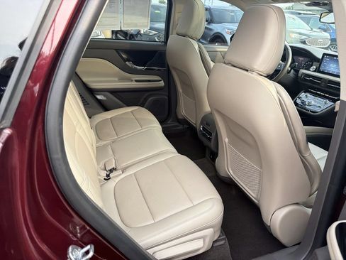 Used 2021 Lincoln Corsair AWD w/ Premium Package image 14