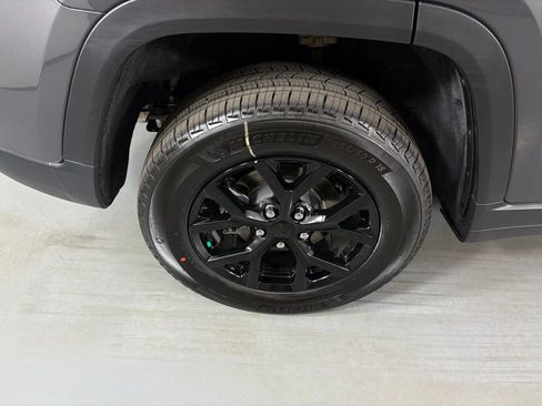Used 2026 Jeep Grand Cherokee Altitude AWD/4WD image 11