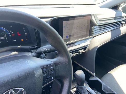 Used 2025 Toyota Camry LE FWD image 22
