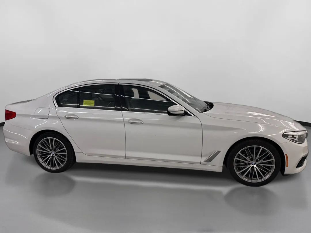 Used 2018 BMW 530i RWD image 11