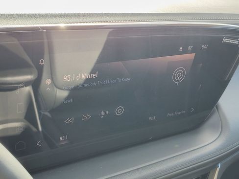 Used 2025 Buick Encore GX Sport Touring image 27