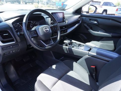 Certified 2025 Nissan Rogue SV FWD image 16