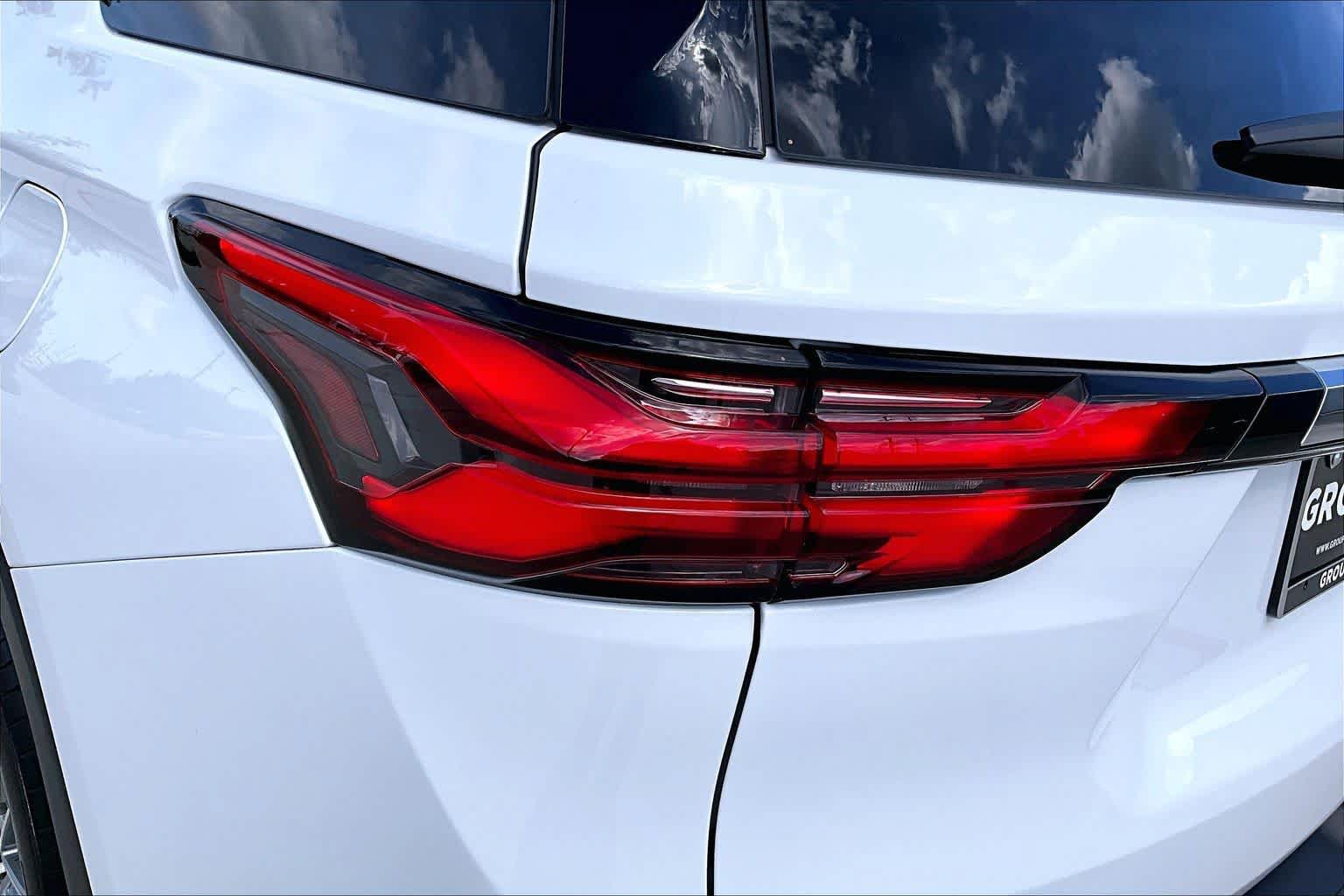 Used 2023 Chevrolet Traverse LT FWD image 57