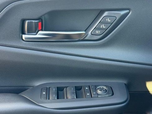 New 2026 Toyota Prius Plug-In Hybrid FWD image 18