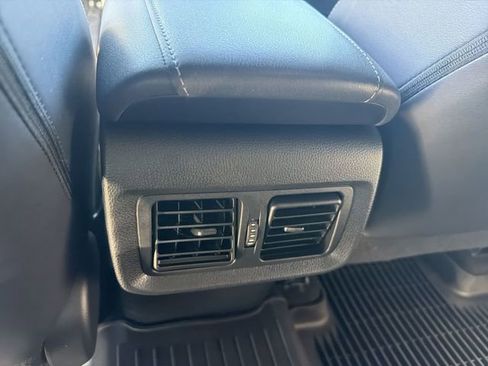 Certified 2024 Toyota Venza XLE image 23