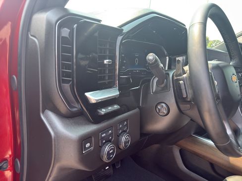 Certified 2024 Chevrolet Silverado 1500 High Country w/ Technology Package AWD/4WD image 15