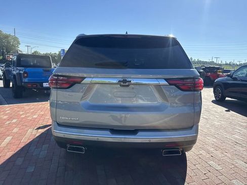 Used 2023 Chevrolet Traverse High Country FWD image 13