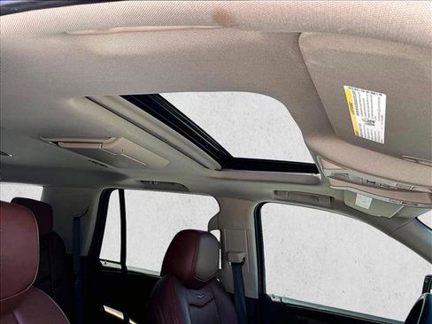 Used 2019 Cadillac Escalade Premium Luxury RWD image 17
