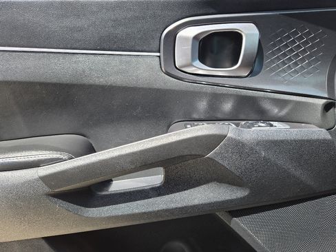 Used 2023 Kia Sorento S w/ Panoramic Sunroof Package image 25