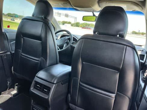 Used 2016 Ford Edge SEL w/ Equipment Group 201A FWD image 13