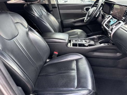 Used 2022 Kia Sorento S FWD image 13