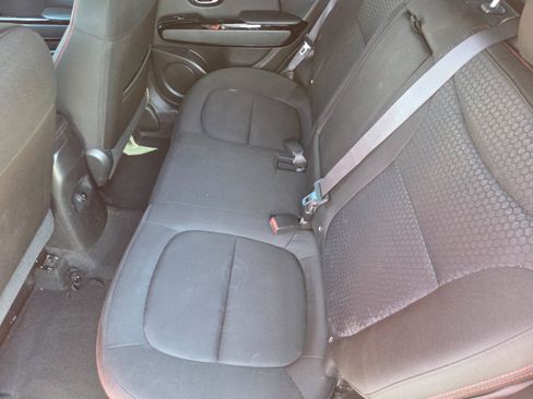 Used 2019 Kia Soul + FWD image 10