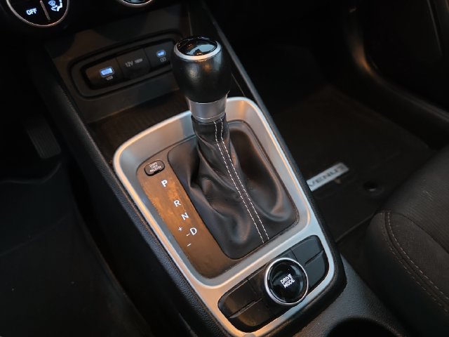 Used 2024 Hyundai Venue SEL FWD image 24