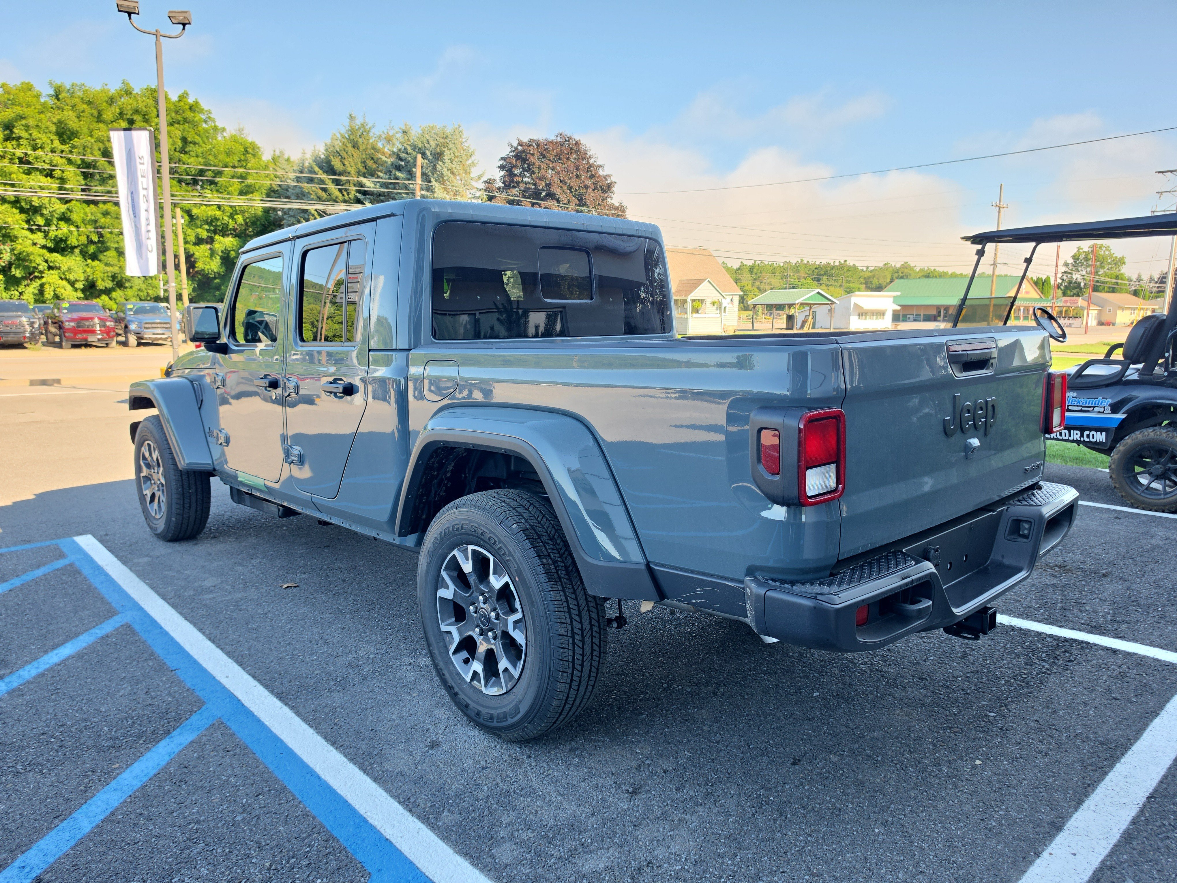 New 2026 Jeep Gladiator Sport AWD/4WD image 6