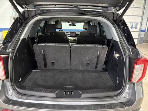 Used 2023 Ford Explorer XLT w/ Equipment Group 202A image 25