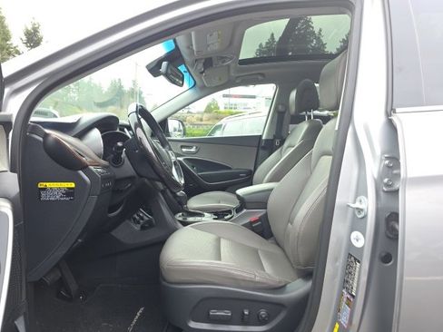 Used 2017 Hyundai Santa Fe SE image 9