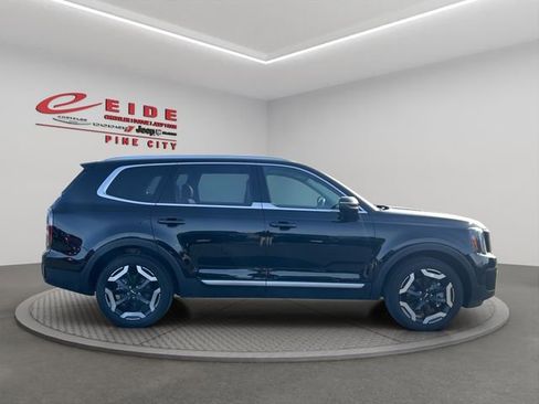 Used 2025 Kia Telluride EX w/ EX Captain's Chair Package image 7