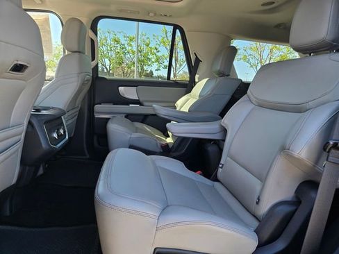 Certified 2025 Ford Expedition Active image 13