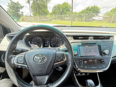 Used 2016 Toyota Avalon XLE FWD image 3