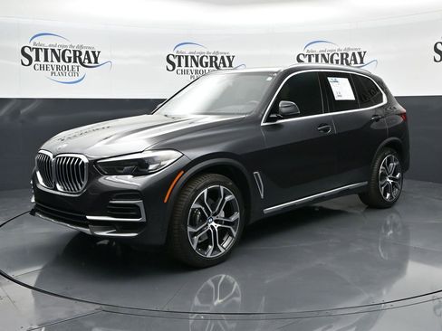 Used 2022 BMW X5 sDrive40i w/ Premium Package image 3