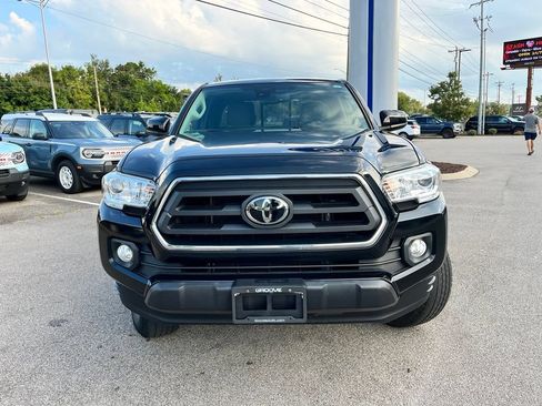 Used 2022 Toyota Tacoma SR5 AWD/4WD image 2