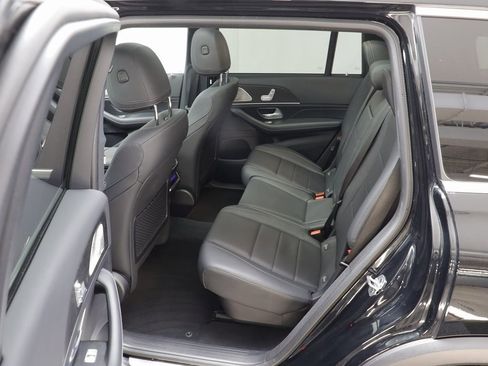 Used 2025 Mercedes-Benz GLS 450 4MATIC image 17