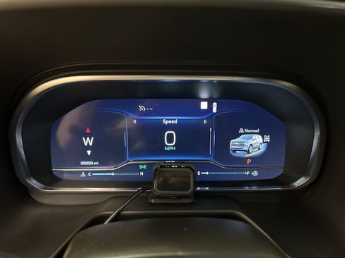 Used 2022 Chevrolet Tahoe Z71 w/ Luxury Package image 21