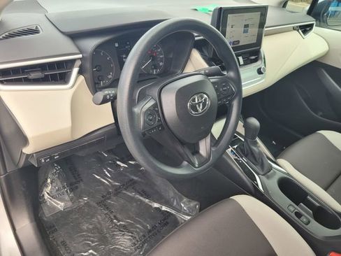 Used 2025 Toyota Corolla LE image 12