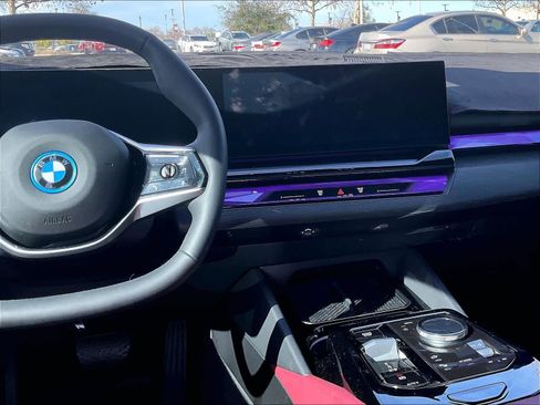 Certified 2025 BMW i5 xDrive40 w/ Premium Package AWD/4WD image 8