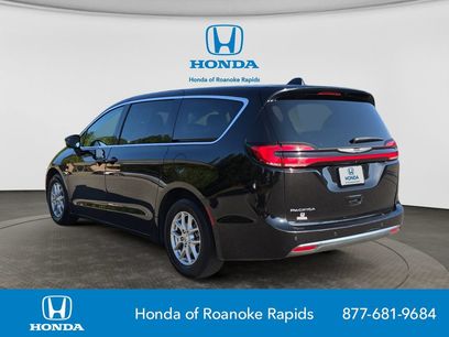Used 2024 Chrysler Pacifica Touring-L