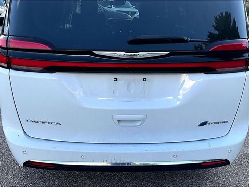 Used 2023 Chrysler Pacifica Touring-L FWD image 10