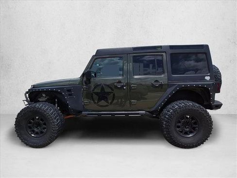 Used 2015 Jeep Wrangler Unlimited Rubicon w/ Connectivity Group AWD/4WD image 8