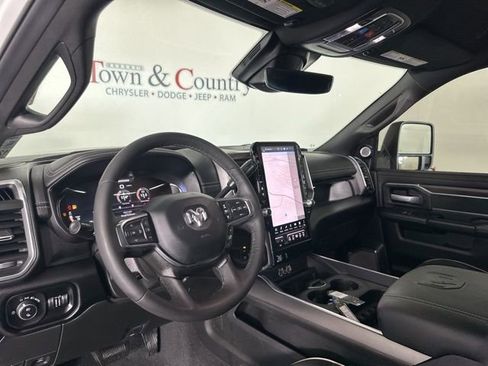 Used 2025 RAM 3500 Laramie image 22